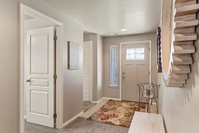 2033 Milton Lane, Medford, OR 97501 - Photo 5