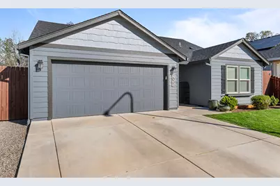 2033 Milton Lane, Medford, OR 97501 - Photo 3