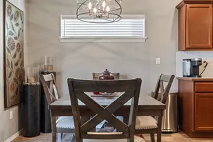 2033 Milton Ln, Medford, OR 97501 - Photo 17