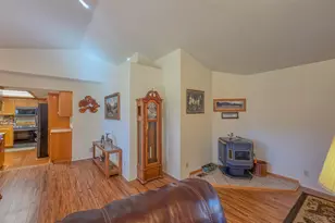 2363 Jaynes Dr, Grants Pass, OR 97527 - Photo 7