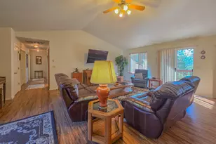 2363 Jaynes Dr, Grants Pass, OR 97527 - Photo 5