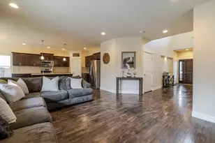 3137 Northeast Flagstone Avenue, Bend, OR 97701 - Photo 11