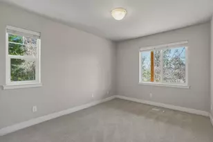 1821 NW Iowa Ave, Bend, OR 97703 - Photo 25