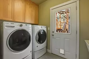 1821 NW Iowa Ave, Bend, OR 97703 - Photo 31