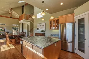 1821 NW Iowa Ave, Bend, OR 97703 - Photo 13