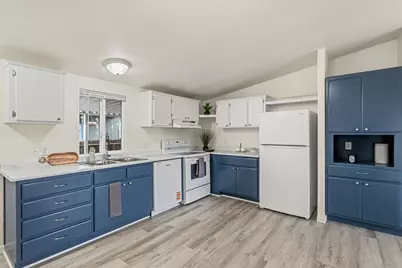 1570 S Peach Street #SPC 100, Medford, OR 97501 - Photo 3