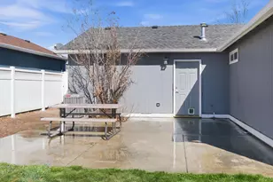 840 NE Quince Ave, Redmond, OR 97756 - Photo 15