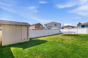 840 NE Quince Ave, Redmond, OR 97756 - Photo 17