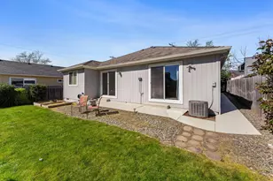 165 NW Midland Ave, Grants Pass, OR 97526 - Photo 19