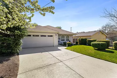 165 NW Midland Avenue, Grants Pass, OR 97526 - Photo 1