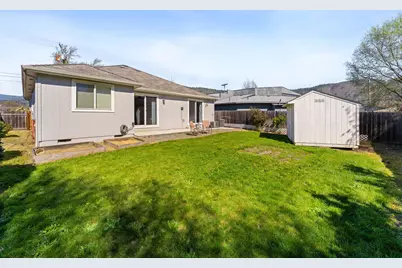 165 NW Midland Avenue, Grants Pass, OR 97526 - Photo 17