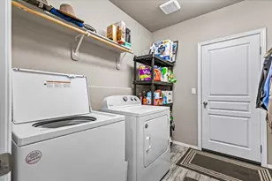 2264 College Way, Medford, OR 97504 - Photo 21