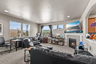 2264 College Way, Medford, OR 97504 - Photo 5