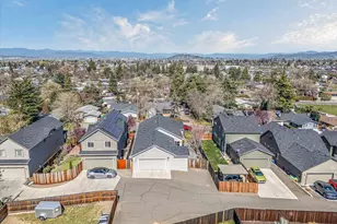 2264 College Way, Medford, OR 97504 - Photo 31