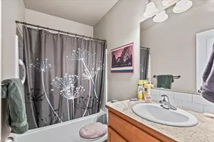 2264 College Way, Medford, OR 97504 - Photo 13