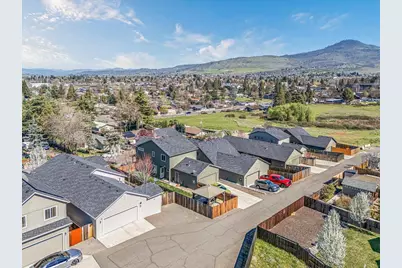 2264 College Way, Medford, OR 97504 - Photo 31