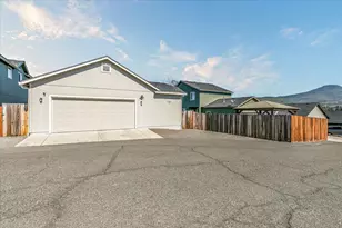 2264 College Way, Medford, OR 97504 - Photo 27