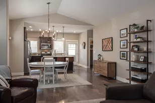 1572 NW Kingwood Ave, Redmond, OR 97756 - Photo 7