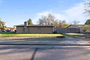 4065 Crestwood Cir, Central Point, OR 97502 - Photo 25