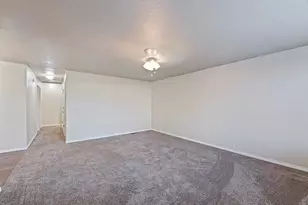 4065 Crestwood Cir, Central Point, OR 97502 - Photo 7