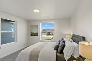 3099 Mt Thielsen Dr, Medford, OR 97504 - Photo 21