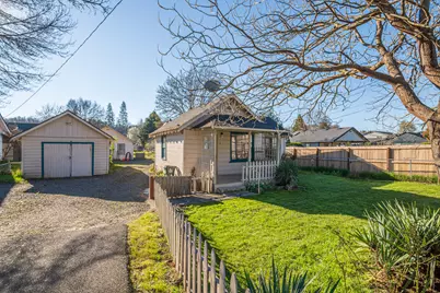 407 S Shasta Avenue, Eagle Point, OR 97524 - Photo 43