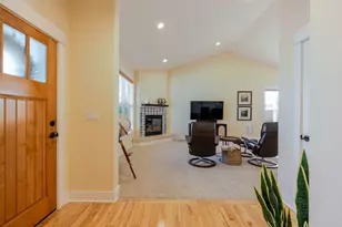 1833 NW Larch Ave, Redmond, OR 97756 - Photo 9