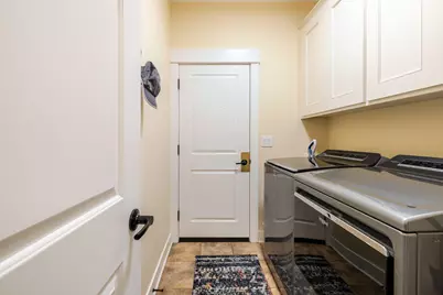 1833 NW Larch Avenue, Redmond, OR 97756 - Photo 27