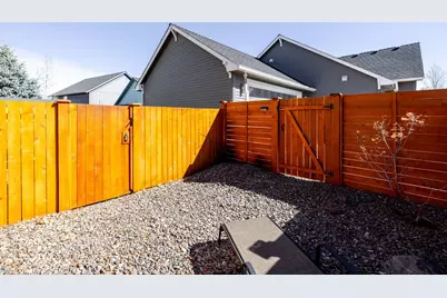 1833 NW Larch Avenue, Redmond, OR 97756 - Photo 43