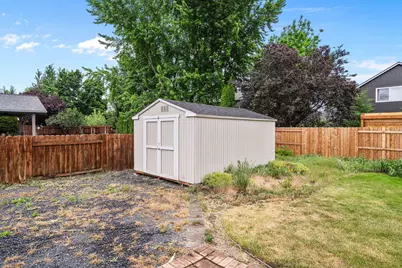1634 NW Teak Avenue, Redmond, OR 97756 - Photo 29