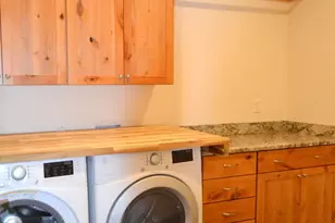 915 NW Bishop St, Grants Pass, OR 97526 - Photo 29