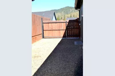 915 NW Bishop Street, Grants Pass, OR 97526 - Photo 37