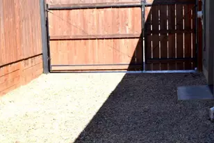 915 NW Bishop St, Grants Pass, OR 97526 - Photo 37