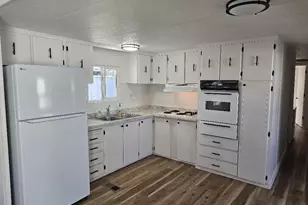 5442 Shasta Way, Klamath Falls, OR 97603 - Photo 3