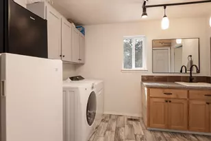 905 SW Burns Ln, Madras, OR 97741 - Photo 25