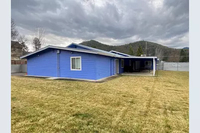 1383 2nd Avenue, Gold Hill, OR 97525 - Photo 7