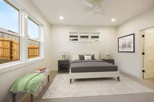 566 Coffee Ln, Ashland, OR 97520 - Photo 3