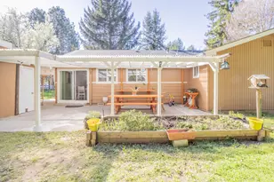 259 Laureldale Ln, Grants Pass, OR 97527 - Photo 29