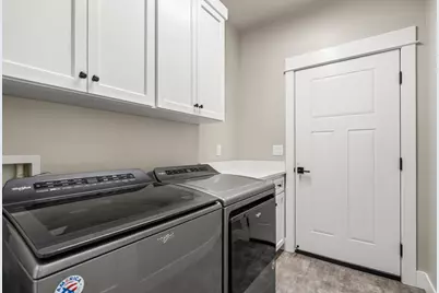 359 Kansas Drive, Medford, OR 97504 - Photo 23