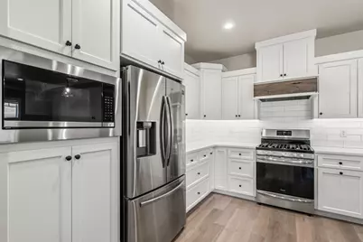 359 Kansas Drive, Medford, OR 97504 - Photo 11