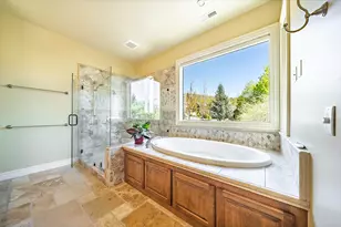 4506 Pinnacle Dr, Medford, OR 97504 - Photo 39