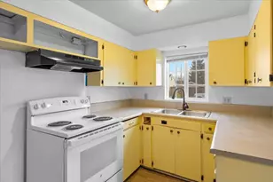 415 Summit Ave, Medford, OR 97501 - Photo 11