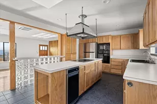 872 Scott Dr, Grants Pass, OR 97527 - Photo 17