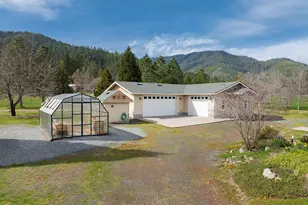 15902 Water Gap Rd, Williams, OR 97544 - Photo 39