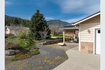 15902 Water Gap Road, Williams, OR 97544 - Photo 25