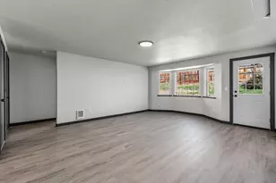 695 NE 8th St, Prineville, OR 97754 - Photo 15