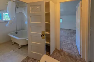 814 NW C St, Grants Pass, OR 97526 - Photo 13