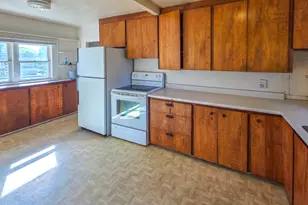 814 NW C St, Grants Pass, OR 97526 - Photo 5