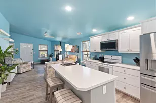 404 Lindilu Ln, Cave Junction, OR 97523 - Photo 5