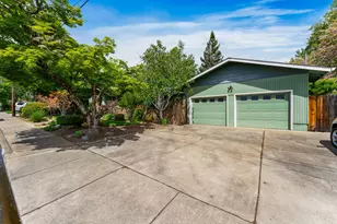 722 NW Sandy Dr, Grants Pass, OR 97526 - Photo 37